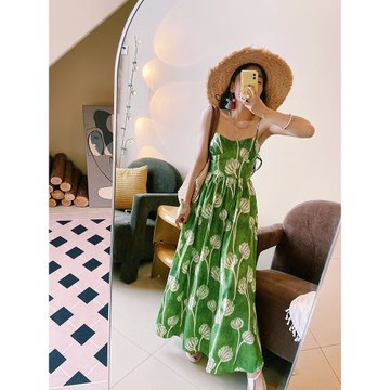 綠色花朵高腰顯白小眾吊帶連衣裙2023夏季新款度假風泰國沙灘裙子