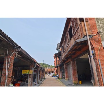 桃園旅遊｜白色花毯五月雪.油桐花徑自行車.龍潭發跡三坑街.建築意象得金獎一日｜大人囝仔_26TMTAOSBW