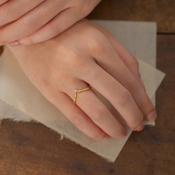 鑽石18K曲線戒指 羅馬式風格