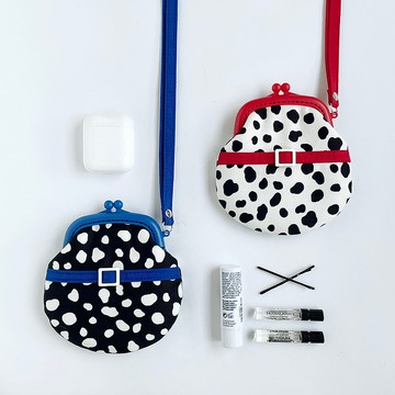 時尚感大麥町紋塑膠口金包零錢包/黑/白