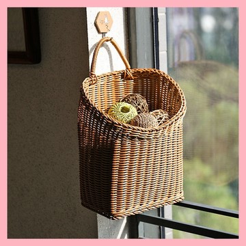 🌈臺灣熱賣🍒 閒儲牆壁掛籃壁掛收納筐廚房門背宿舍收納神器 陽台裝飾花籃仿藤