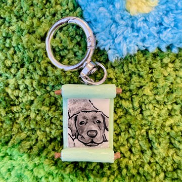 【客製化】手繪肖像鑰匙圈 (捲軸造型) / 寵物漫畫鑰匙圈