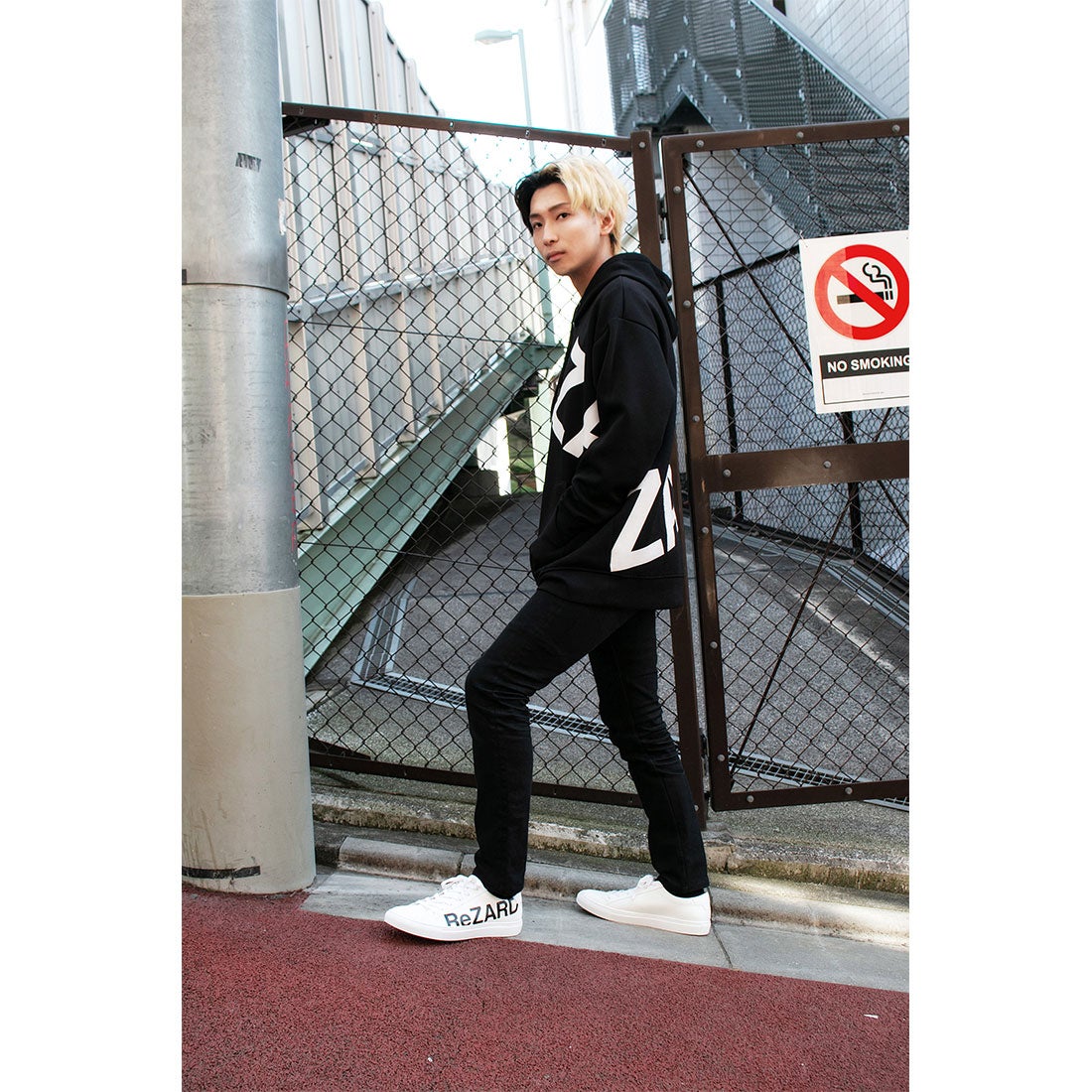 新着セール ReZARD ビッグロゴスリッポン 未使用品 sonrimexpolanco.com
