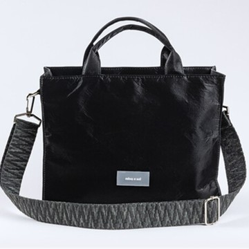 韓國 Miyansol 皺皺兩用方包 嚁石黑