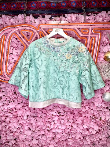 OTT獨一無二•Unique日系清新淡湖水綠色刺繡上衣