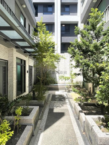 ✨專任｜南區靜巷大地坪別墅｜雙車位稀有釋出✨｜台中市南區福田一街