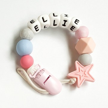 ELLIE 粉色星星 奶嘴鍊夾 / 客製化奶嘴鏈 可套香草奶嘴 (27cm)