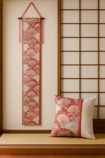 掛飾與抱枕套組 - 再造日本腰帶 / 腰帶改造・華麗孔雀與四季花舞粉色基底