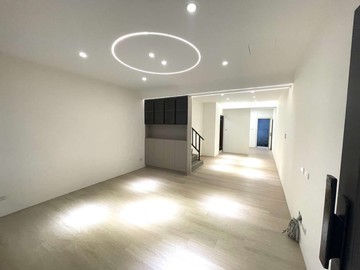 台中小鎮五房精美車庫別墅｜台中市太平區長億四街