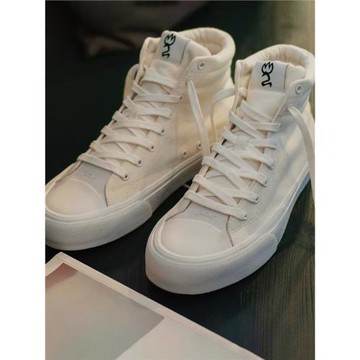 極路客秋冬黑白帆布男女情侶學生中高幫小白鞋板鞋透氣減震滑板鞋