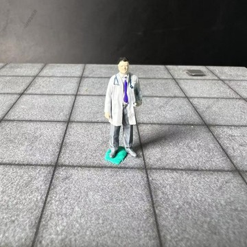 【台灣出貨】✨免運 微縮模型 微縮人偶 【男白大褂#184】3D打印已上色抱病歷單1/64迷你人偶精緻手辦擺件