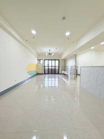 河堤商圈景觀漂亮4+1房平車｜高雄市三民區民族一路