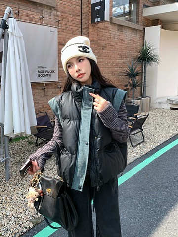 Onelady 立領牛仔拼接羽絨馬甲外套女冬季白鴨絨保暖寬松皮羽絨服