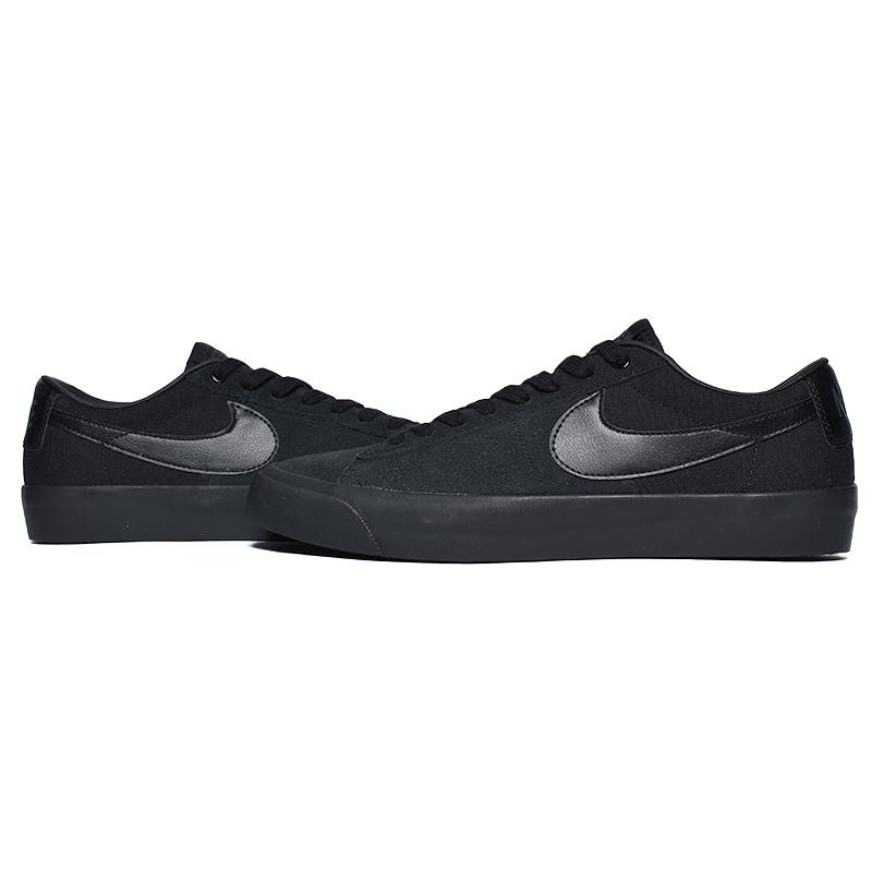 日本未発売 NIKE SB ZOOM BLAZER LOW PRO GT 