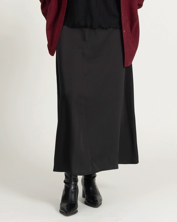 衣櫃必備緞面A字長裙