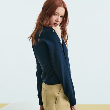 OUWEY歐薇 心機肩線可開釦針織上衣(深藍色；S-L)3233195023