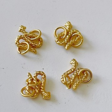 拾悦手作材料/銅鍍古法金/素銀/眼鏡蛇紋S扣/S勾/扣頭/有附開口圈/1份4入/DIY/台灣現貨不用等待可快速出貨