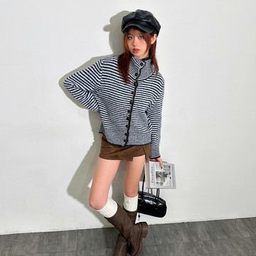 韓系橫條有領排釦毛衣-藍咖【KT281089】