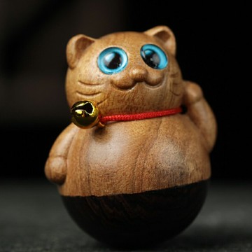 金絲楠木雕刻小貓咪小鈴鐺創意擺件不倒翁可愛木貓文玩原木手把件