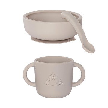 By Lille Vilde 矽膠餐具禮盒組 100%安全矽膠 德國LFGB認證 符合人體工學設計 適合小手抓握 可使用洗碗機  碗 + 湯匙 + 雙耳杯  奶茶色  1組