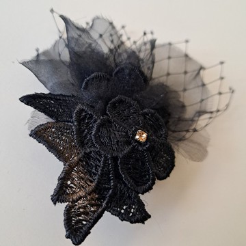 蕾絲花別針小黑夾-Luna