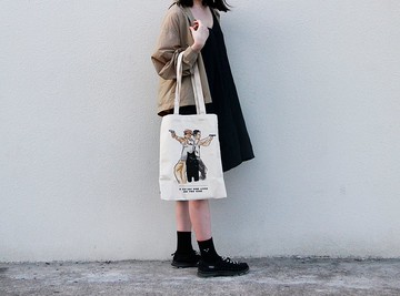 a cat has nine lives and two guns 黑貓設計帆布袋