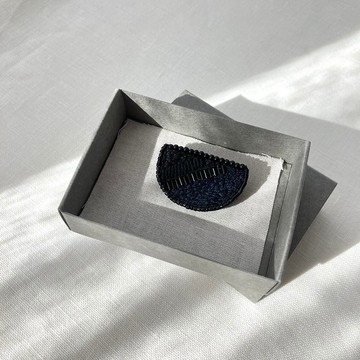 胸針 / 手繡 / 2024黑003 / 盒裝 獨一無二 /