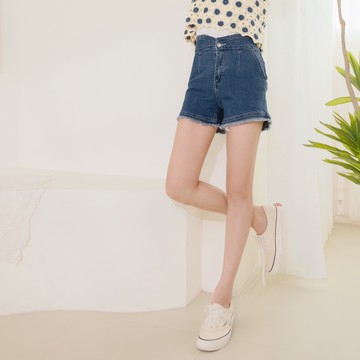 OB嚴選 小腰精．牛仔造型高腰不收邊短褲 《BA7224》大尺碼/現貨/女裝