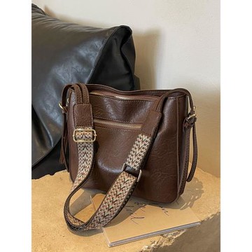 大容量包包女2025新款時尚爆款通勤單肩包復古百搭寬帶斜挎水桶包