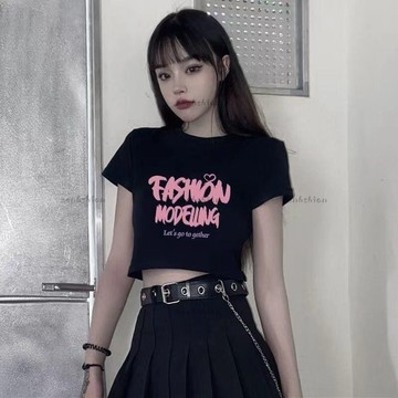 夏季新款女生短袖 短版t恤 短版上衣 短袖上衣 夏韓版短袖t恤女 設計感小眾露臍上衣 純欲風 百搭上衣女 ins潮