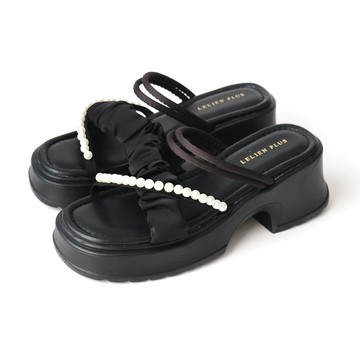 【AmiAmi】日本女鞋品牌 日系東京貴婦 珍珠荷葉邊木耳交叉厚底涼鞋木屐款6公分 KH6315日貨