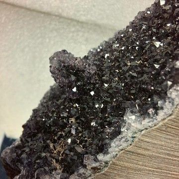 迷你水晶洞 -紫晶異象-小凸鼻