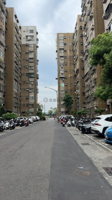 小港中鋼五期頂樓三房｜高雄市小港區平和九路