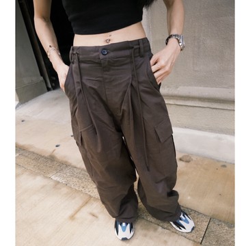 【AMERO】女裝 寬版工作褲 斜紋布 鬆緊腰設計