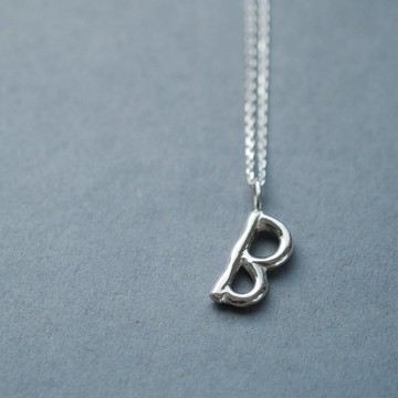 B) 手寫風格 姓名縮寫 字母 項鍊 925銀 男女皆宜