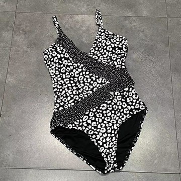 出口歐美女士成人V領胸前遮肚花邊點印花性感露背鋼圈連體游泳衣