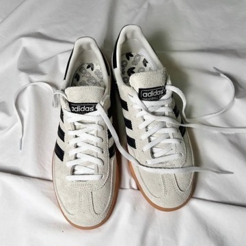 ADIDAS 休閒鞋 HANDBALL SPEZIAL 燕麥灰 膠底 復古 麂皮 女 IF6562