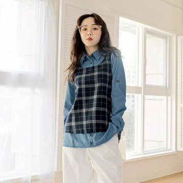 OB嚴選 牛仔領拼格紋仿毛料假兩件式長版上衣 《AA8281》大尺碼/現貨/女裝