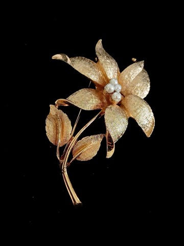 vintage jewelry  CORO 典雅刷紋金色花卉  別針 胸針