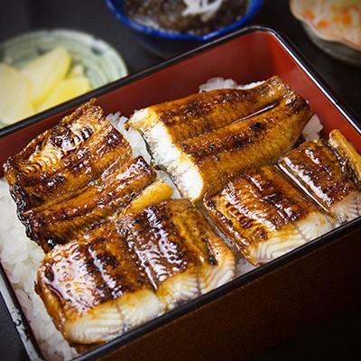 ふるさと納税 龍郷町 鹿児島県産　うなぎ蒲焼　約70g×3枚〔タレ・山椒付〕