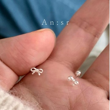 An:Sr—「可愛小蝴蝶結🎀珠珠耳釘」耳骨釘 養耳 純銀 925銀 百搭 可愛 氣質 韓系飾品 耳釘 耳環 耳飾