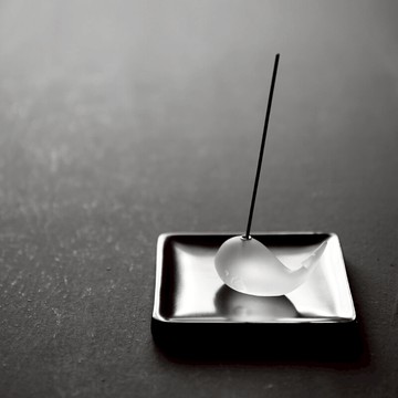 一笑間|小鯨魚香插 線香插香座家用香托禪意琉璃擺件1入