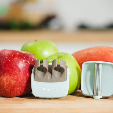 EASY KITCHEN 指環式安全削皮器