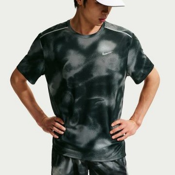NIKE AS M NK DF UV MILER AOP SS 男 短袖上衣 IV4815010