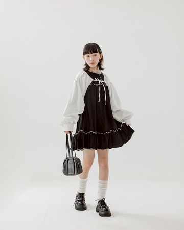 撞色木耳邊傘襬圓領短洋裝