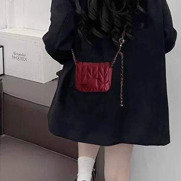 高級感時尚鏈條包包女新款繡線百搭斜挎女包復古潮流小方包親子包
