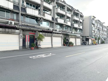 鳳頂稀有臨路車庫透天別墅｜高雄市鳳山區田中央路