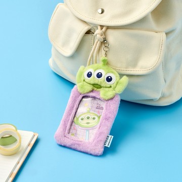 【BUTTER SHOP X 玩具總動員】三眼怪絨毛證件夾 正版韓國限定聯名款 包包吊飾 背包掛飾 手提包配飾 斜肩包裝飾 絨毛娃娃公仔鑰匙圈 經典皮克斯動畫名片夾女生朋友送禮 情侶交換禮物 女友生日