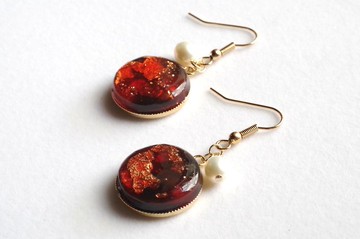 樹脂藝術 玳瑁紋與淡水珍珠圓形耳環