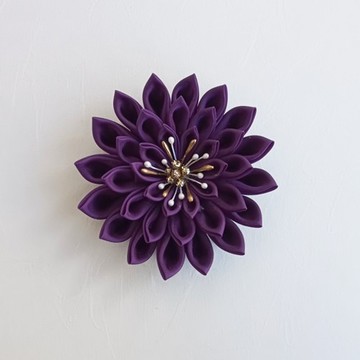 胸針 胸花 紫色 Tsumami Zaiku (つまみ細工)